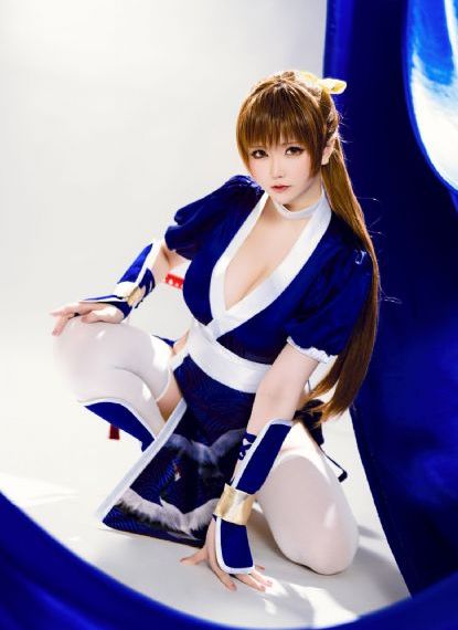 老师美女被吸乳得到大胸动漫