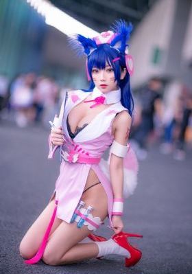 挣扎的亚当君