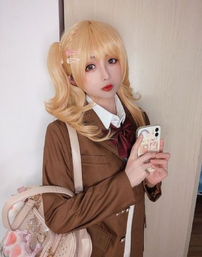 《钢铁魔女》
